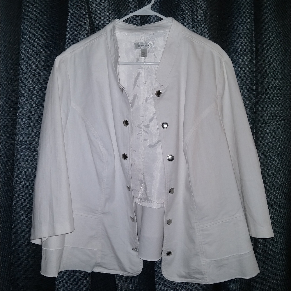 Dressbarn white light jacket sz 22/24 (no closure)